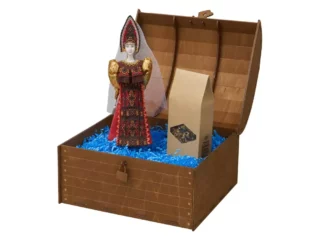 Подарочный набор: кукла фарфоровая, чай "Малина с мятой"