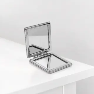 Карманное зеркало «Hello, beauty»